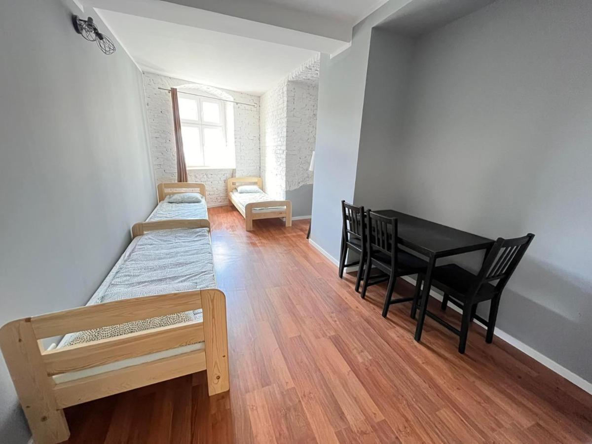 Hostel WOKU Świebodzice Buitenkant foto